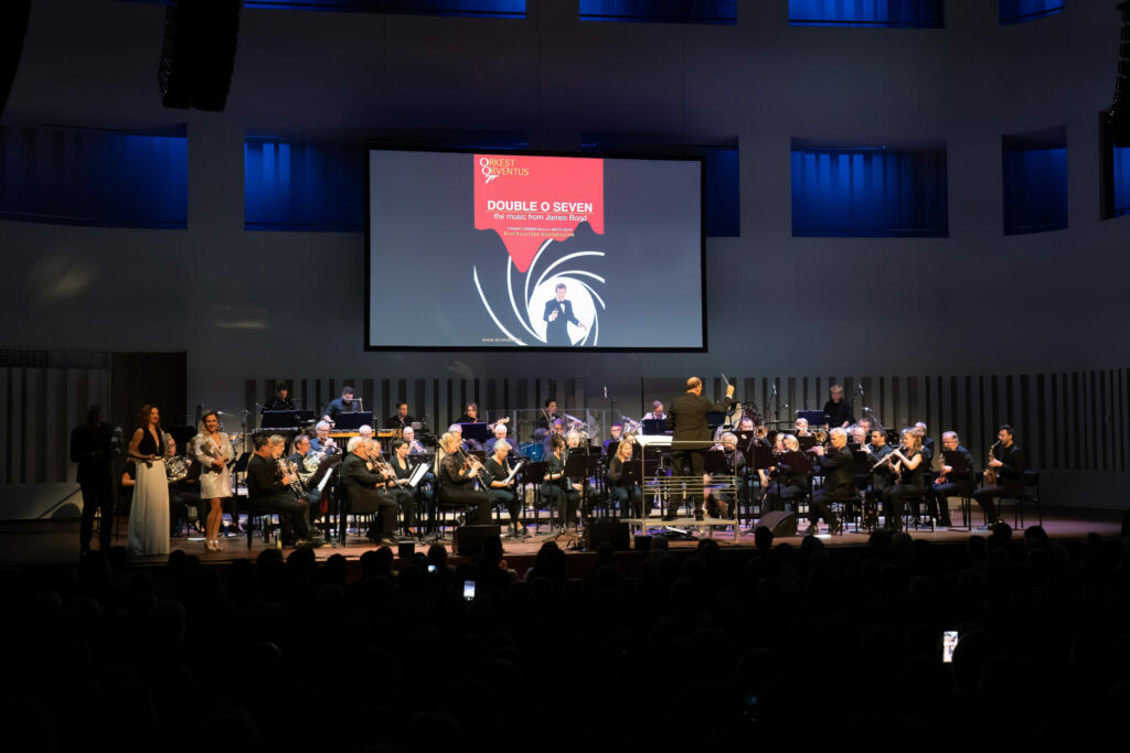 James Bond tribute met Orventus, gedirigeerd door Jacco Nefs