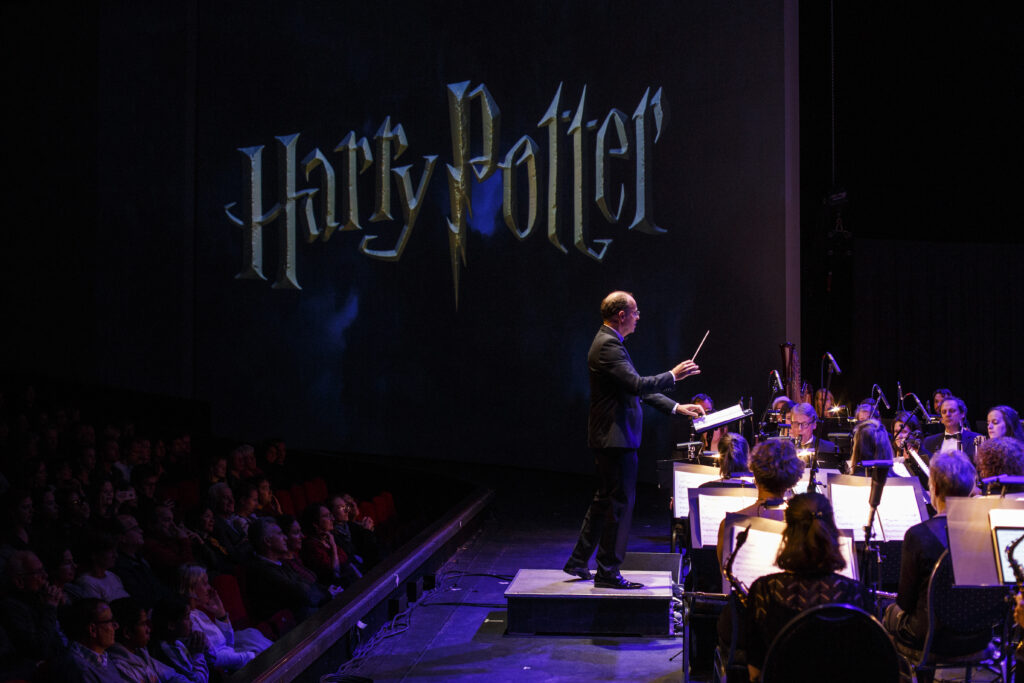 Muziek uit Harry Potter in Theater Amsterdam, gedirigeerd door Jacco Nefs